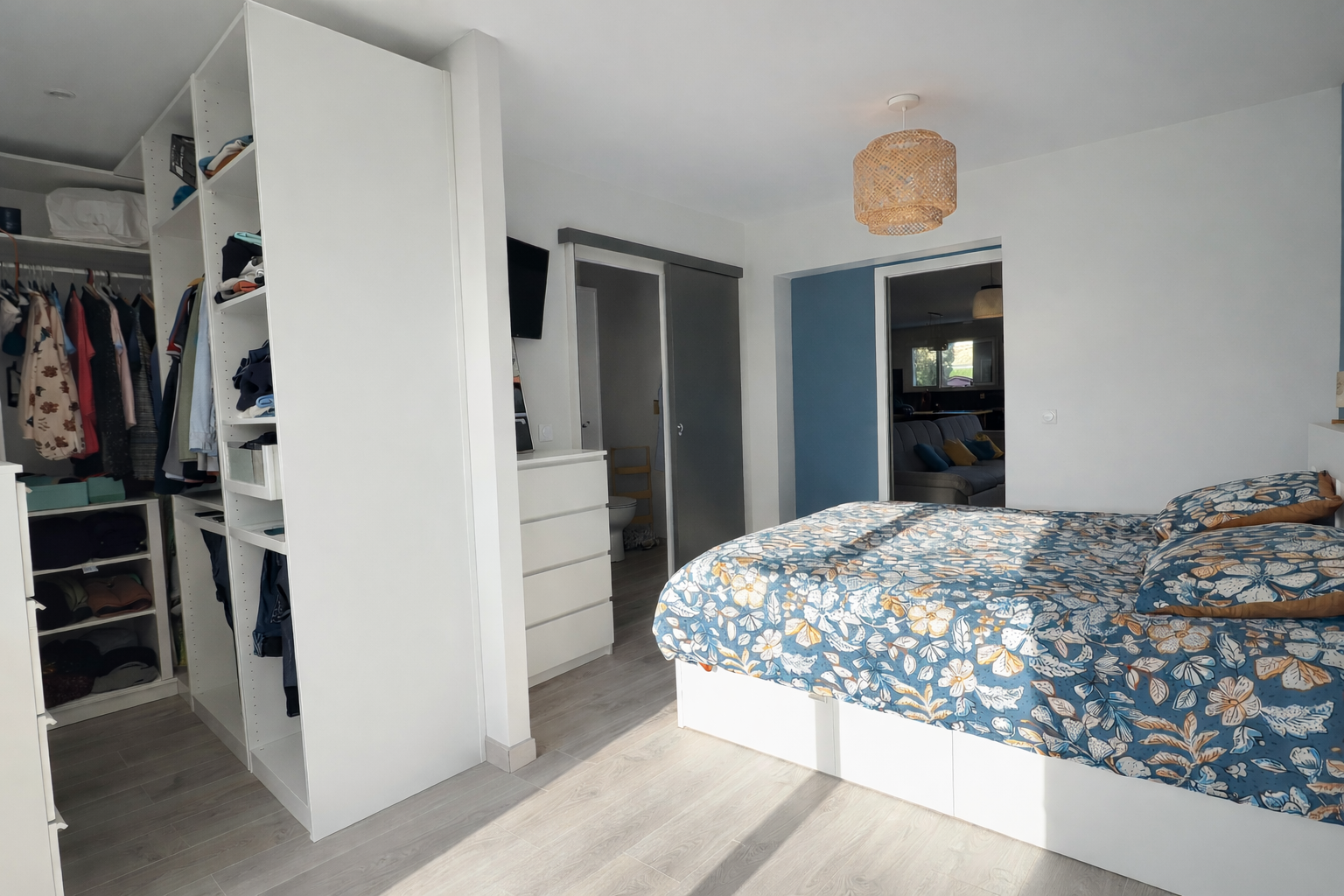 photo chambre vue dressing